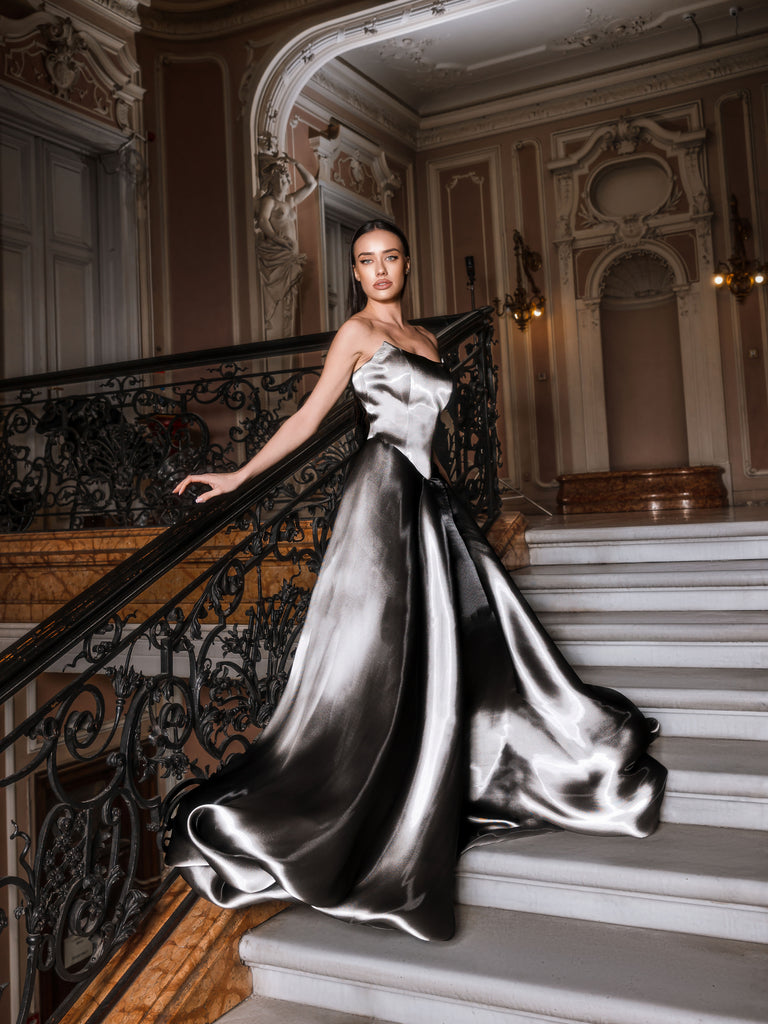 liquid metal dress The Silver Shimmer Shift steel busk The Pretty Cult - 'Avoid'